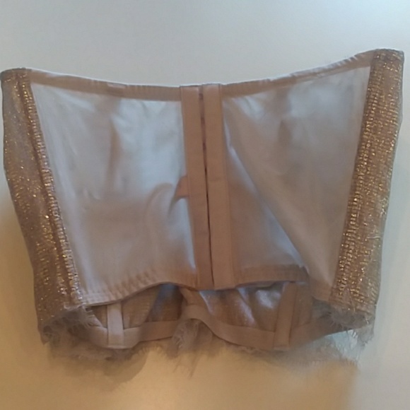 Victoria Secret - Picture 5 of 6